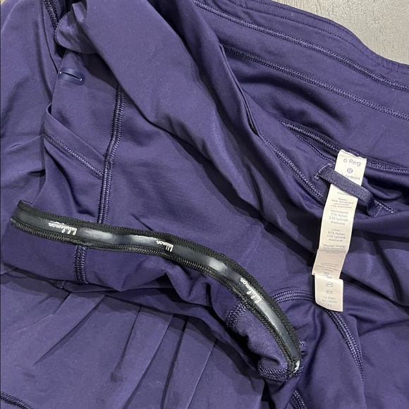 Lululemon Circuit Breaker Skirt Sz 6R - Picture 3 of 3